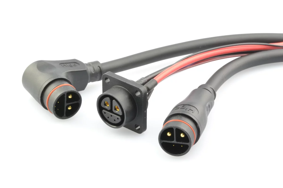 Most compact Higo battery connector with integrated sealing