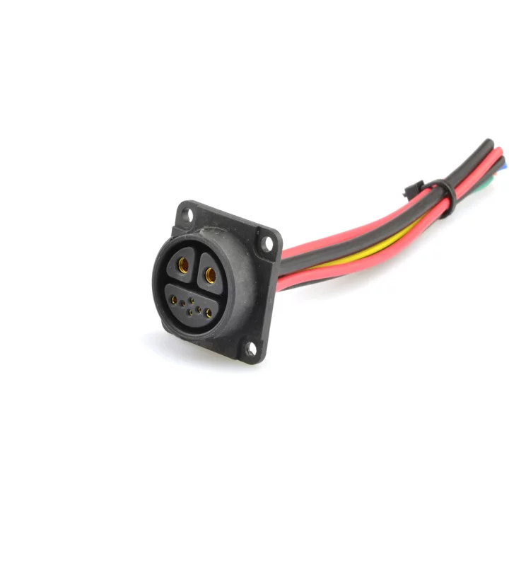 Female panel mount connector, self-locking