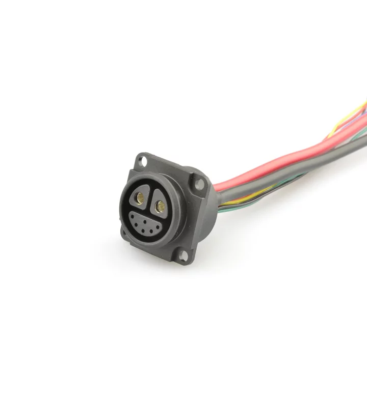 Female panel mount connector, self-locking