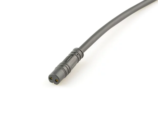 Female cable connector