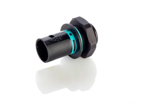 Mircro plug connector panel-mounted with saferlock M16