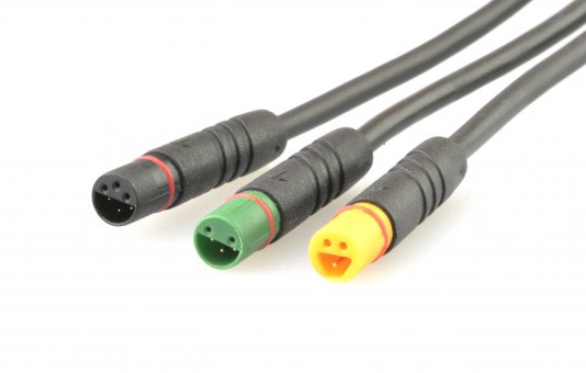 Higo extends successful 6mm design with a 3-pole smiley connector  