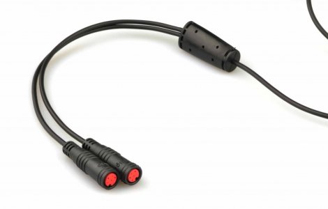 Higo mini-B connector splitter for integration of brake lighting in e-bike system