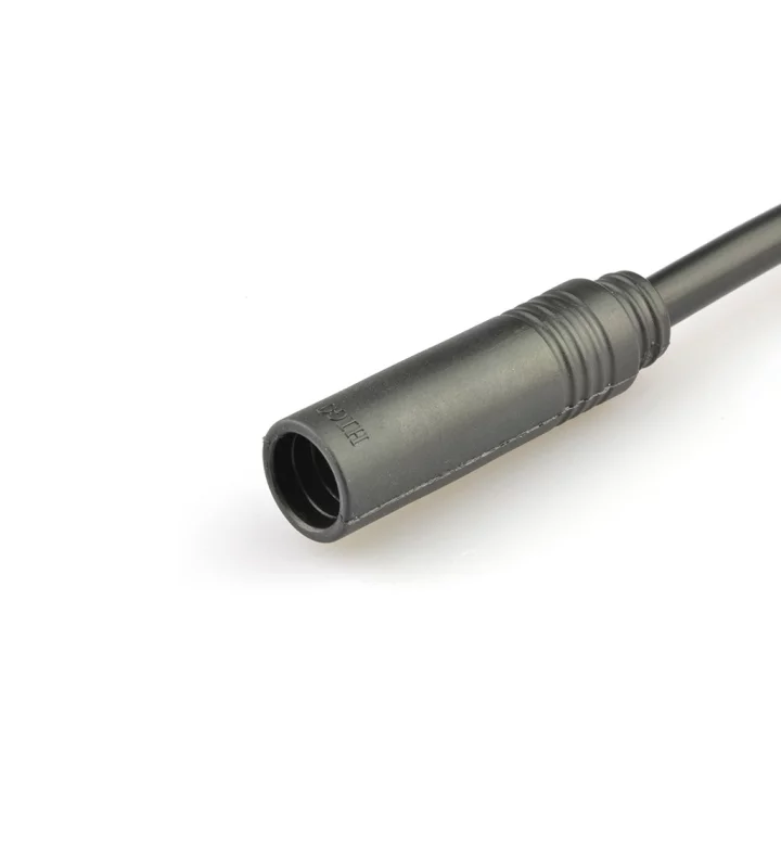 Female cable connector