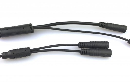 Gemakkelijk kabels wegwerken met de compacte Higo Y-splitter